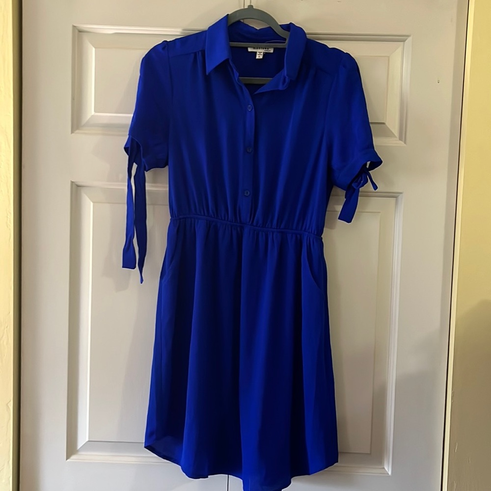 Monteau Royal blue dress. Size large.